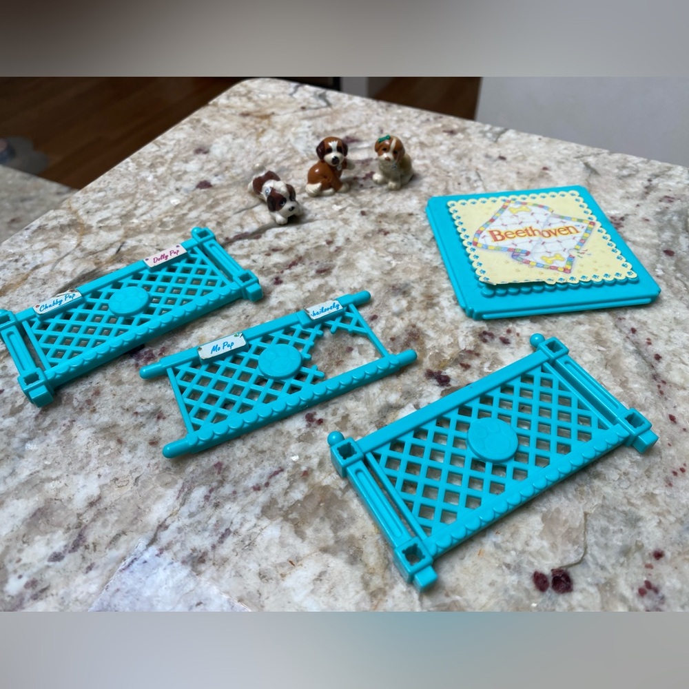 Beethoven's 2nd Tug 'n Play Littlest Pet Shop, Kenner 1993 Vintage Spare Pieces